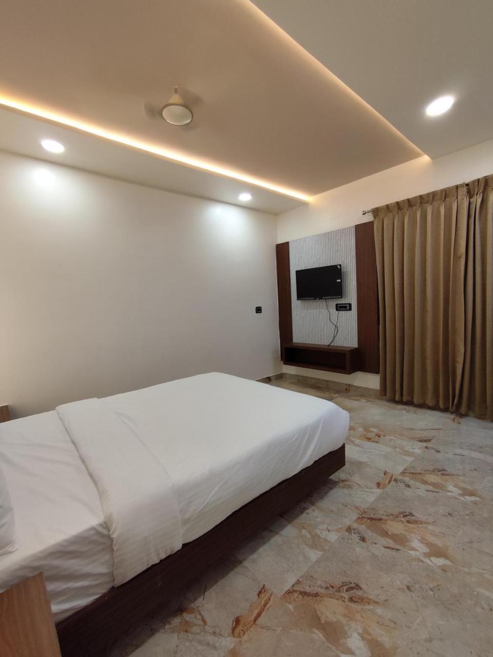 Sree Mahalakshmi Residency By K Hotels Virudunagar ภายนอก รูปภาพ