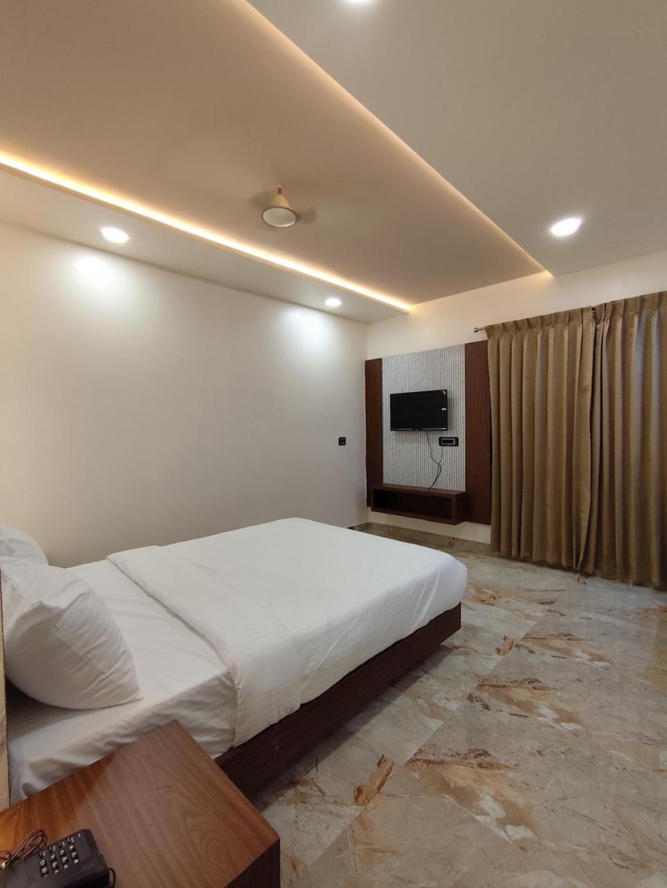 Sree Mahalakshmi Residency By K Hotels Virudunagar ภายนอก รูปภาพ